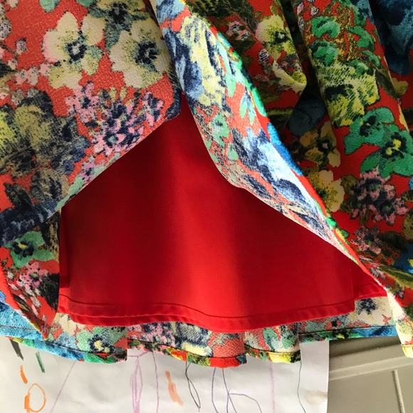 SOLD! 🌺 Sz M Sugar Lips Floral Skirt - Picture 6 of 7